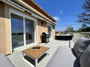 Image of Haut de Villa Prestigieux Proche des Plages Avec Jardin