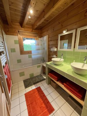 Image of Wooden villa, between ocean and Bassin. Ideal for families. Animals ok!