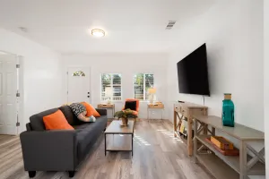 Image of Lovely 2 bdrm\/1bth close to Downtown Sacramento!