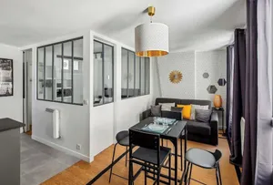 Image of Studio au Cœur du Marais, Rue des Rosiers!