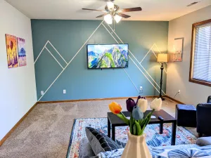 Image of Renovated 2-bedroom unit minutes to downtown Omaha