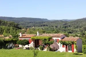 Image of 300 metres away from Flayosc, a Provençal house surrounded by vast greenery