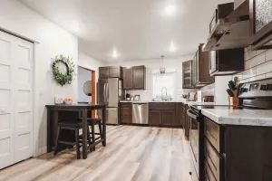 Image of Family & dog friendly; 5 min walk to beach, bars, downtown, restaurants and park