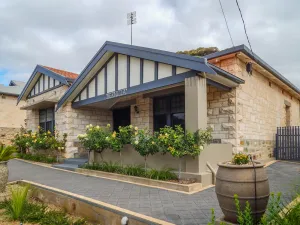 Image of Kernilla House Port Lincoln - Ocean views - Character Home