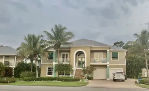 Image of PickleBall Movie Theater Pooll, walk to the Marina