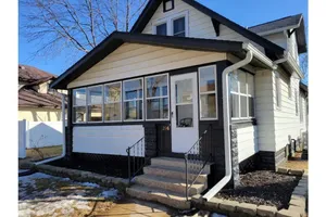 Image of SPACIOUS BUNGALOW- 20min to WI Dells\/Devils Lake