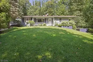 Image of Large Private House on 5 Wooded Acres. Total Privacy!