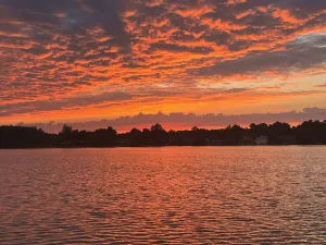 Image of Live & Love Life on the Lake at Sunset Cottage!
