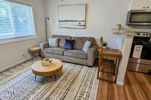 Image of Modern 1 BR by DT Davenport [45DAYS+] Pet Friendly