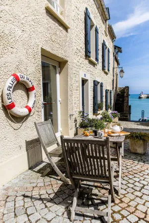 Image of Sea nature, charming spacious triplex 20 meters from the sea & 10km from Omaha Beach.