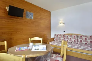 Image of 100m from resort center, 1st floor, view ski slopes\/ski slopes, swimming pool, balcony, tv