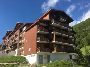 Image of Duplex apartment, sleeps 4\/5 -- fabulous in ski season, glorious in summer!