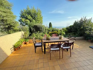 Image of Charming Sea View Apartment in Bormes