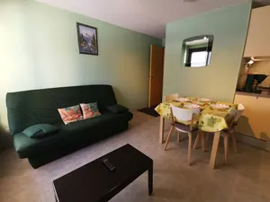 Image of Cozy 2BR Cabin Apartment with Balcony, Near Aquatic Center, Sleeps 6, No Pets