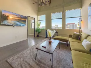 Image of Chic New York Style 10 Minutes to SNA & Disneyland