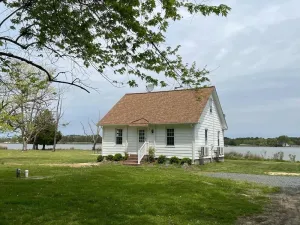 Image of Private waterfront cottage with pool on Church Creek