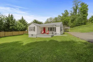 Image of Barrett Place, 3BR, 1 Bath, Gem of Jefferson, NC 5 Minutes to West Jefferson