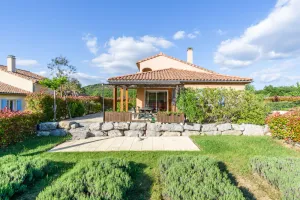 Image of Villa Acacia for 8 people close to the communal swimming pool