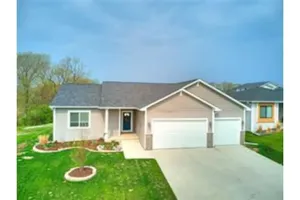Image of Modern Gorgeous 6 BR 3 Bath Ranch Home West Side OR 2nd Home Option Near Stadium