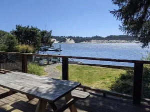 Image of Siuslaw Riverfront home, 3 bedroom, 2 bath, dog friendly - Dune it Right