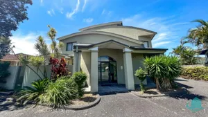 Image of Beachside Beauty - Short walk to Caves Beach