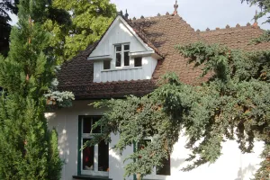 Image of Entire villa on a large garden plot by the park