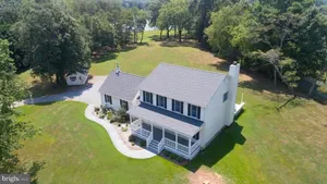 Image of Waterfront  - pier & acreage to run & play.   Pet friendly Oct\/Nov dates open!