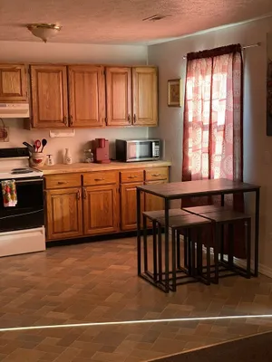 Image of Vacation Condo #5 2BR with full kitchen, walk to river and shops, pets welcome