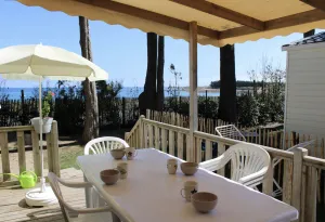 Image of \"The sea if nothing\" - Mobilhome Sea View Camping du Conguel 4 *