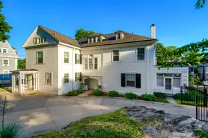 Image of 7 bedroom mansion with Elevator