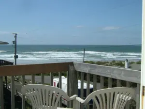 Image of 4 Bed, 2 Bath, Dog friendly, beach views- Sand Dollar Shores