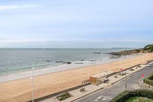 Image of Seafront, flat under roofs for 4
