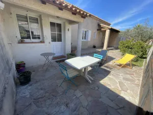 Image of Charming independent T2 near blue coast beach