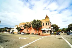 Image of Large Apartment Overlooking Historic Downtown HMB