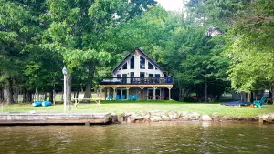 Image of Enjoy Sunshine Chalet; waterfront on Treasure Lake