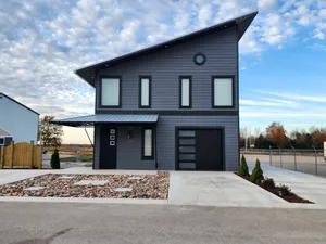 Image of Contemporary Highway Hideaway in Marionville