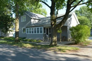 Image of cozy home with hot tub next to downtown Valparaiso