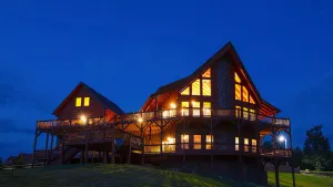 Image of Winter Special! Prime Mountaintop Luxury Lodge, Spacious Outdoor & Amazing Views