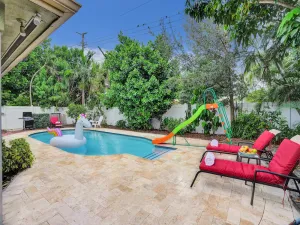 Image of NEW Adorable Villa 7 min to Beach Trampoline