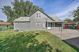 Image of King & queen beds with spacious private backyard!