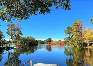 Image of Stylish Modern WATERFRONT Cottage Near Mystic and Casinos