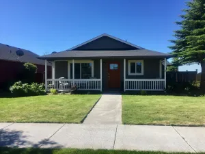 Image of 3 bedrooms, 2 bathrooms