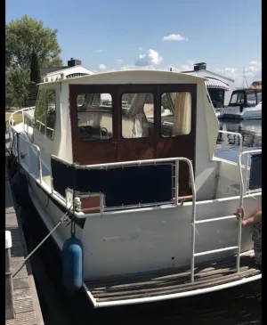 Image of Süsses Motorboot - Bremen Überseestadt