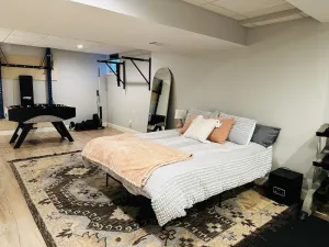 Image of HUGE Private Full Basement Apartment