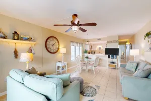 Image of 6th-floor condo with pool, central A\/C, free WiFi, balcony, & views