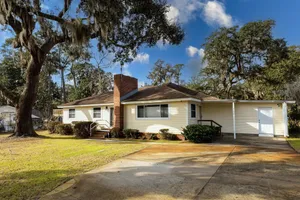 Image of Beautiful, spacious home within short distance of USMC base - Parris Island