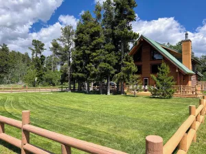 Image of Large Beautiful Log Home in East Glacier Park