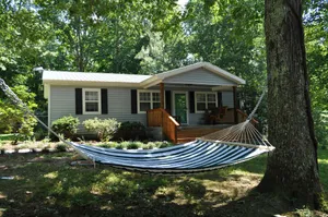 Image of Daffodil Hollow Songwriter & Artist Retreat Cottage Leipers Fork, Natchez Trace