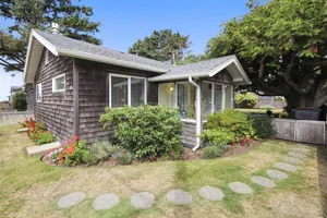 Image of Singing Sands - Beachcomber Vacation Homes