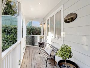 Image of Quiet Southern Highland Cottage